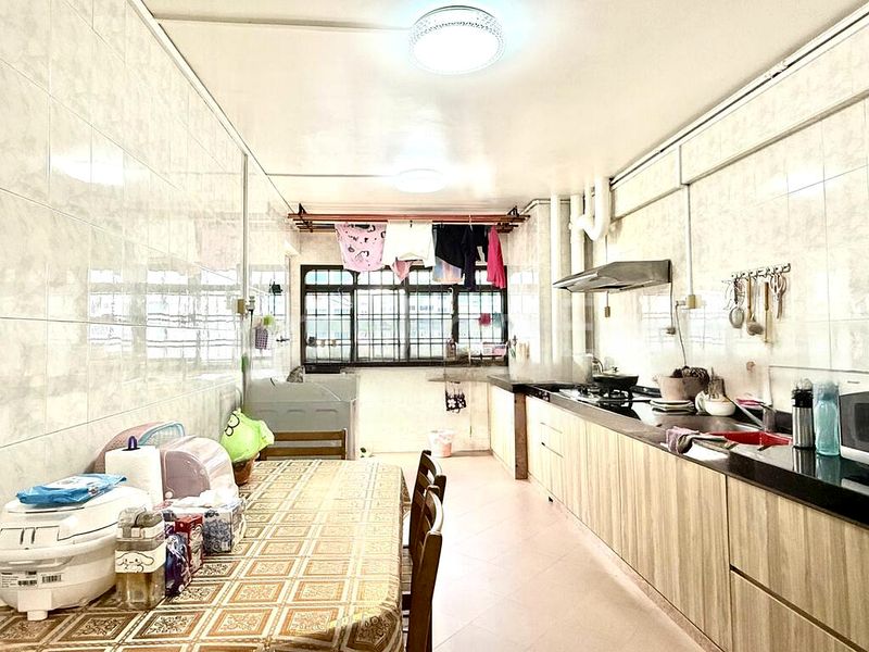 4 Room (4NG) HDB for Sale in  221A Jurong East Street 21 - Image 2